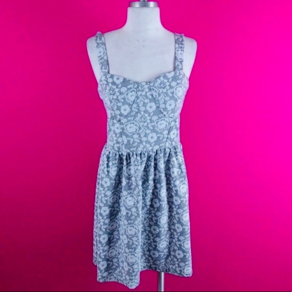 @ Derek size M Black White Floral A-Line Dress
